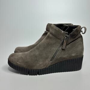 The FLEXX Women's Easy Does It Booties in Fango Suede